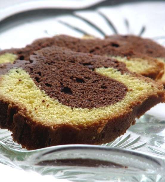 Ciambellone bianco e al cioccolato, le fette