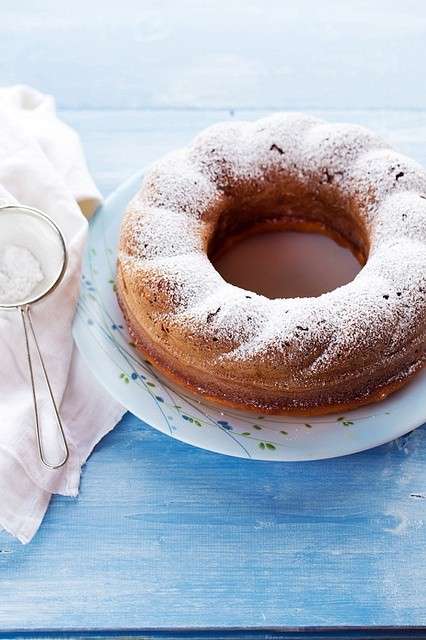 Ciambellone classico con zucchero a velo