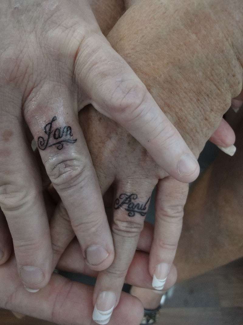 Fede tatuata per uomo e donna