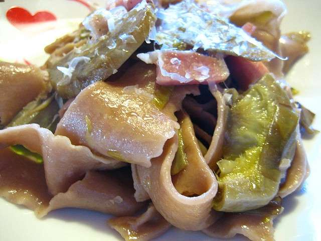 Pasta con carciofi e castagne