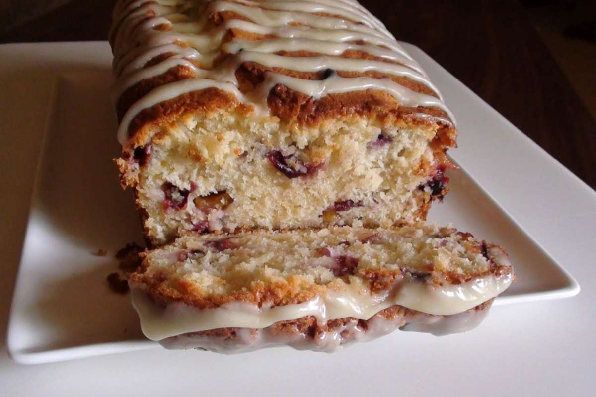 Plum cake ai frutti rossi