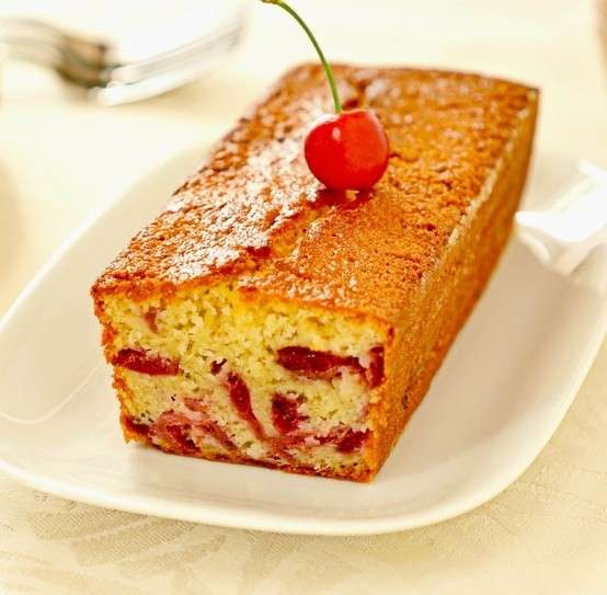 Plum cake con le ciliegie