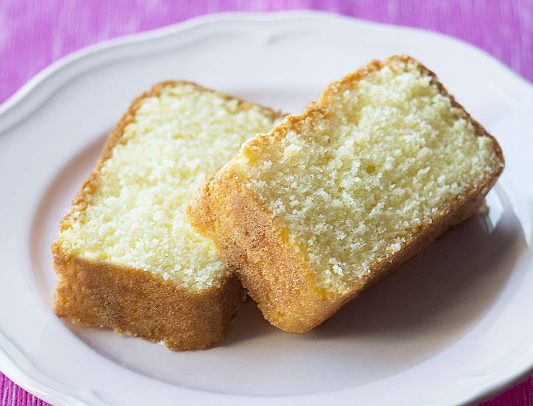 Plum cake con scorza di limone