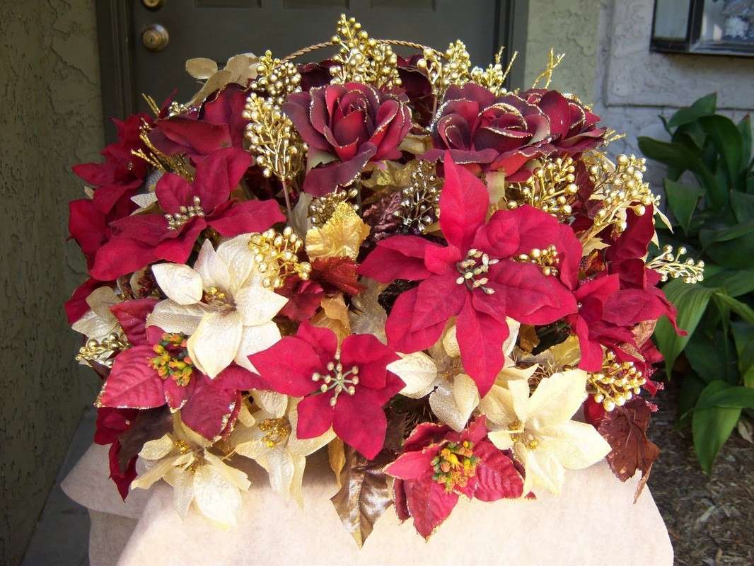 Sposarsi a Natale: fiori rossi