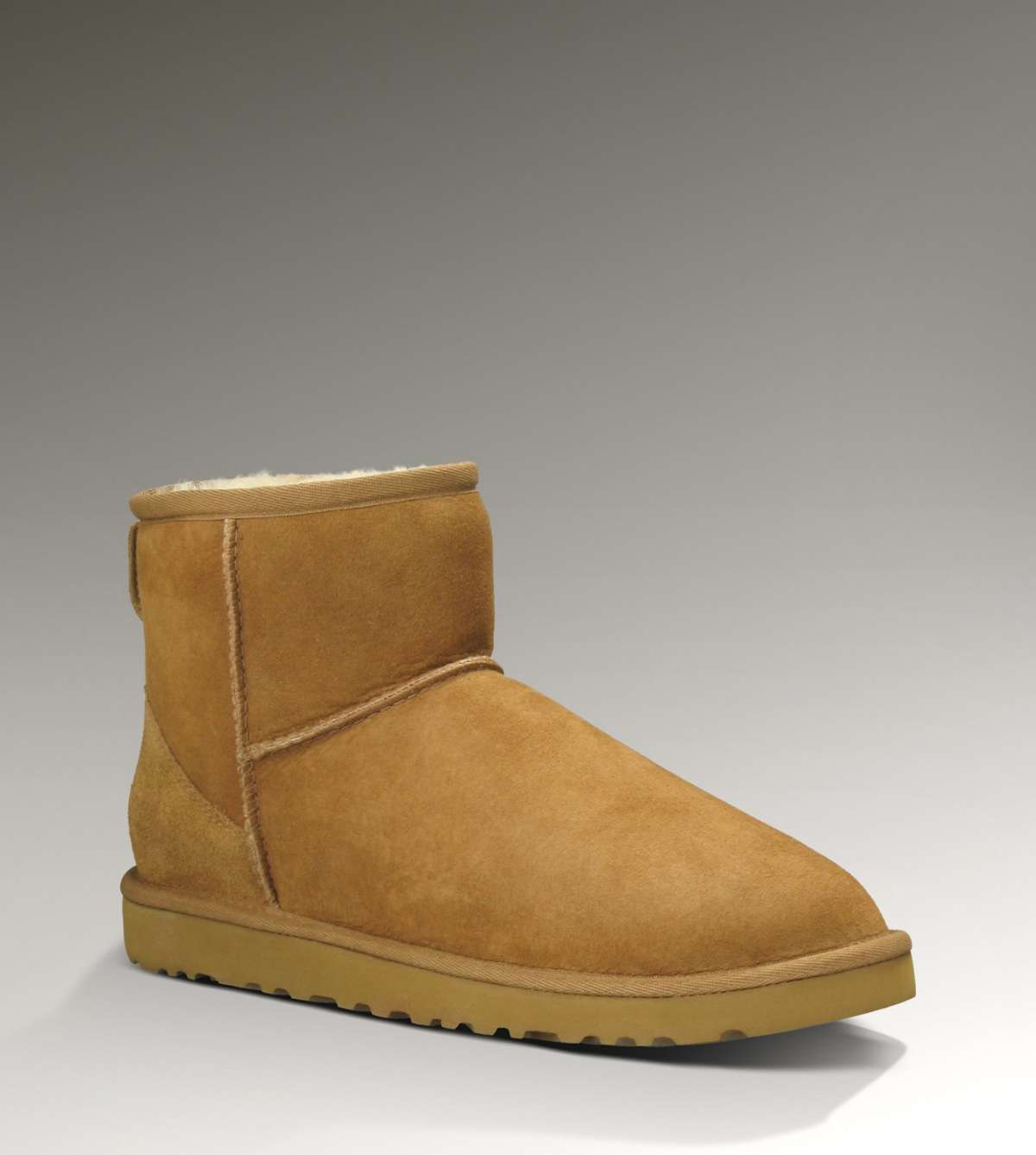 Stivali Ugg, modello classico basso beige