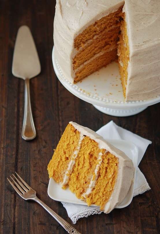 Torta di zucca farcita con il frosting