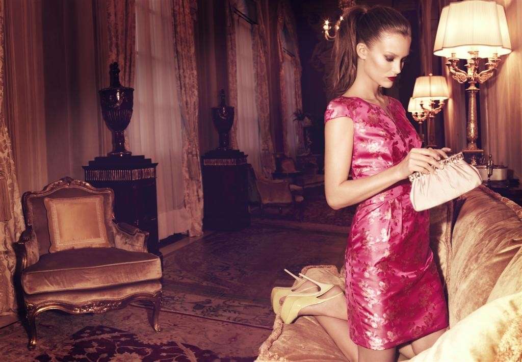 Abito rosa in broccato