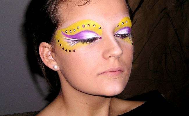 Giallo e viola per il trucco occhi chic