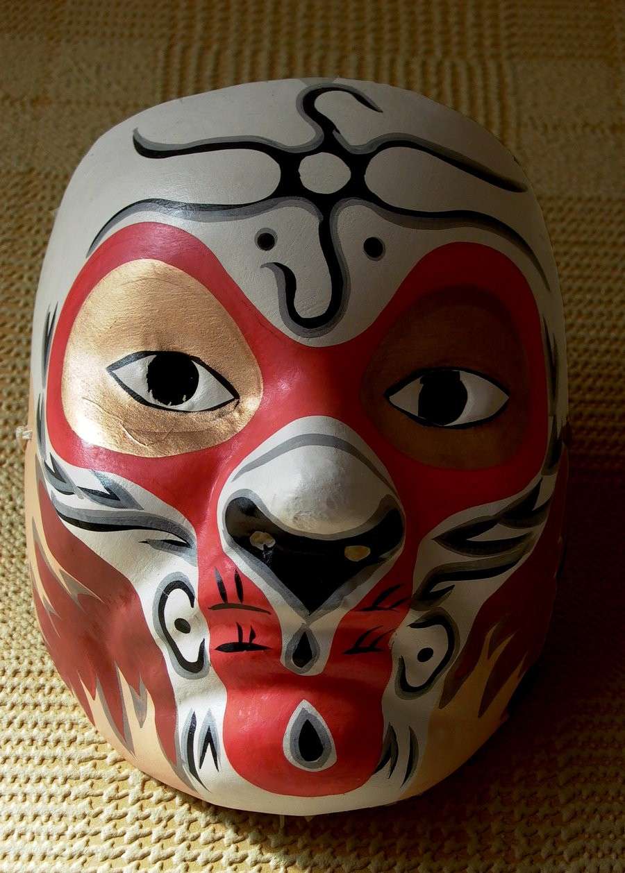 Maschera decorata