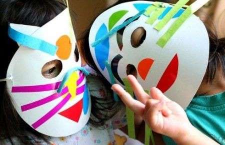 Maschere di Carnevale colorate per bambini