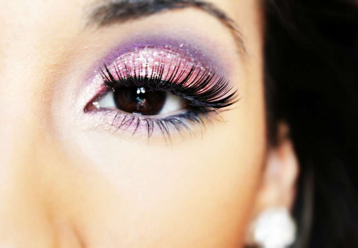 Occhi in rosa e viola