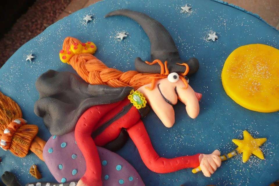 Torta Befana  su scopa