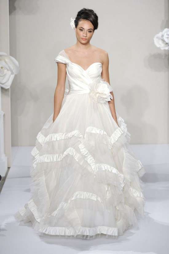 Abito di Pnina Tornai con ampia gonna