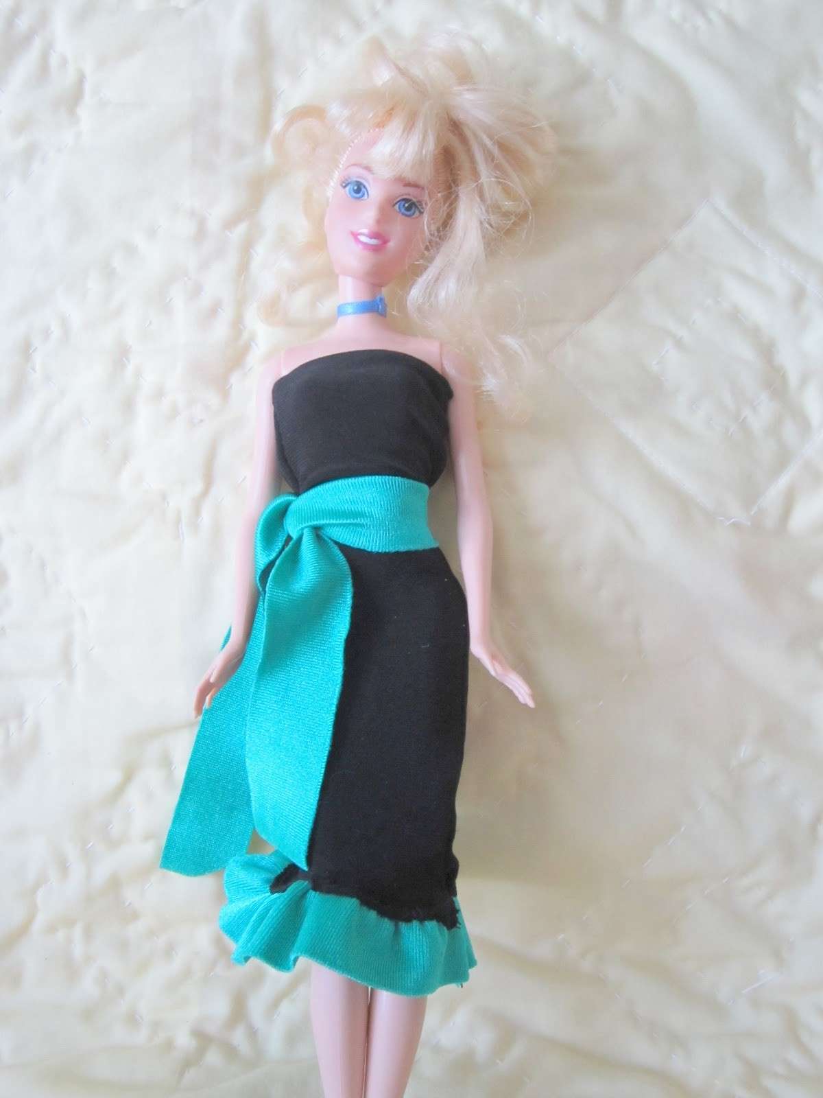 Barbie con vestito nero