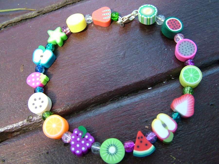 Bracciale con la frutta