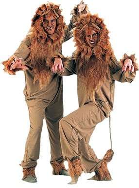 Coppia in costume da leoni