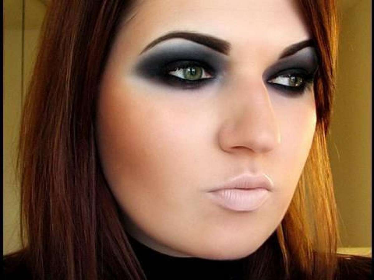 Smokey eyes in nero