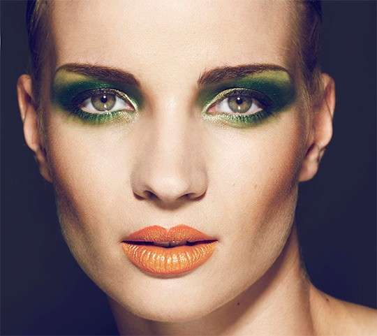 Trucco occhi con smokey verde