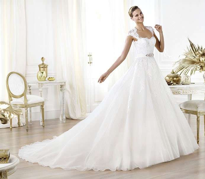 Abito da sposa Pronovias modello Leozza