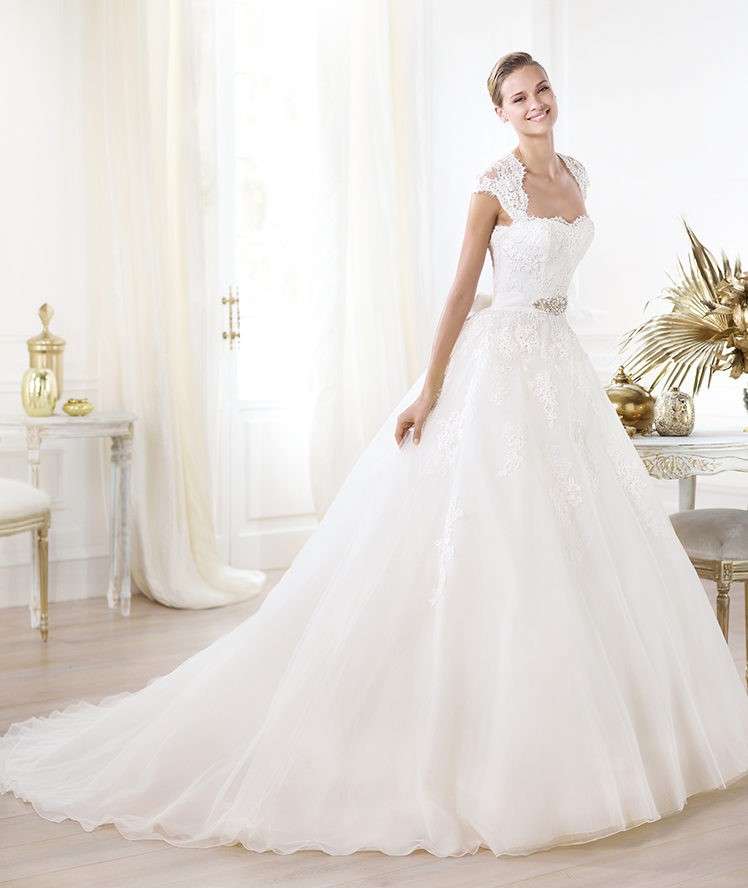 Abito da sposa Pronovias modello Leozza