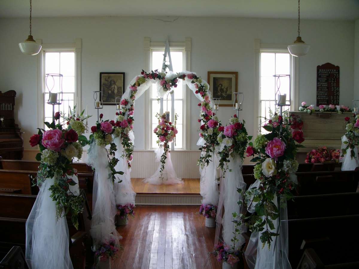 Addobbi per la Chiesa con fiori rosa