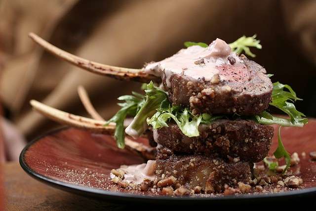 Costolette di agnello alle nocciole