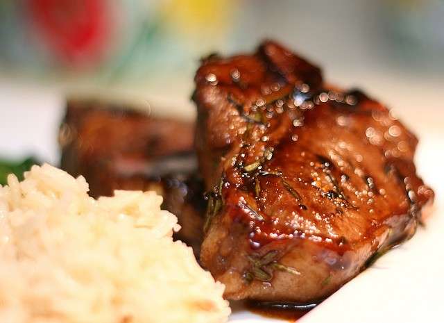 Costolette di agnello con menta e rosmarino