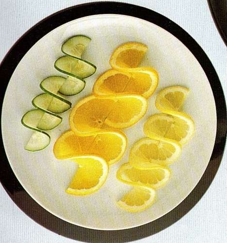 Decori di frutta con il limone