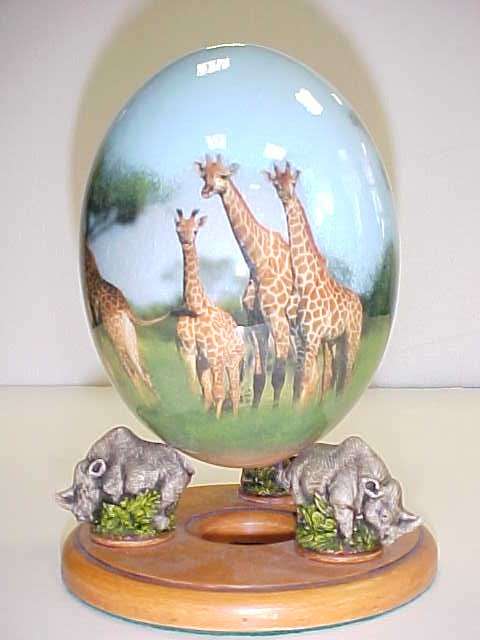 Giraffe sull'uovo decorato