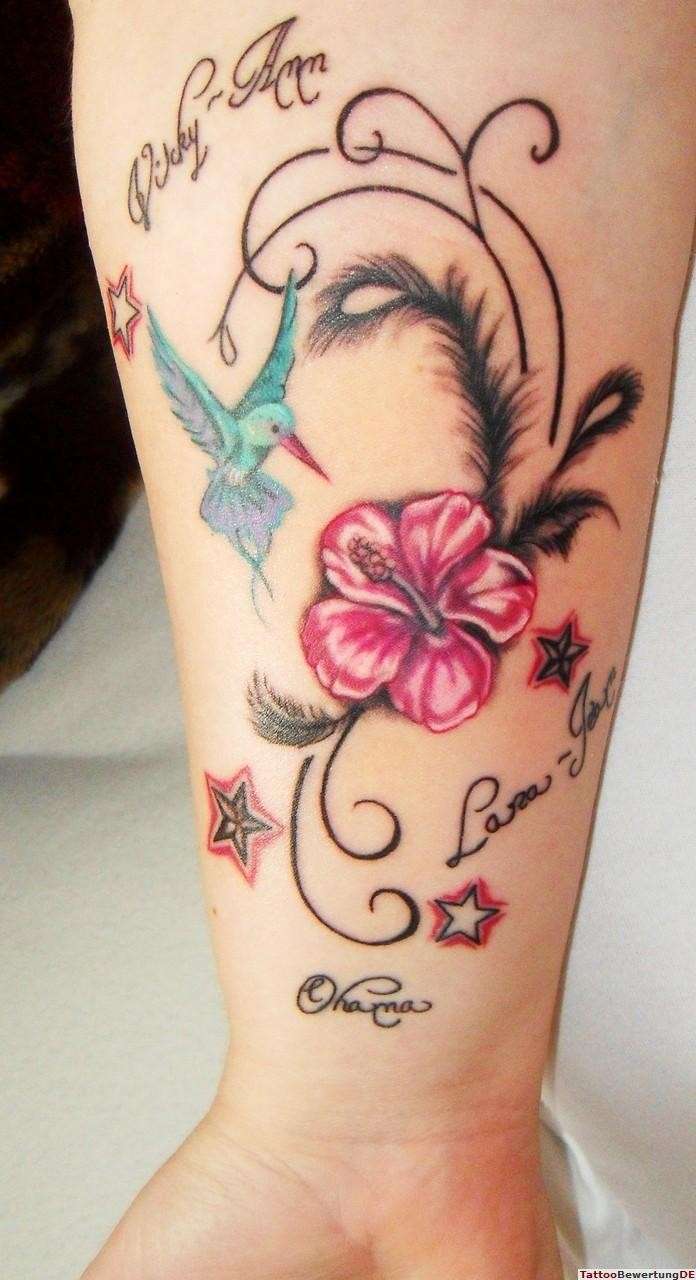 Tatuaggio con disegni colorati