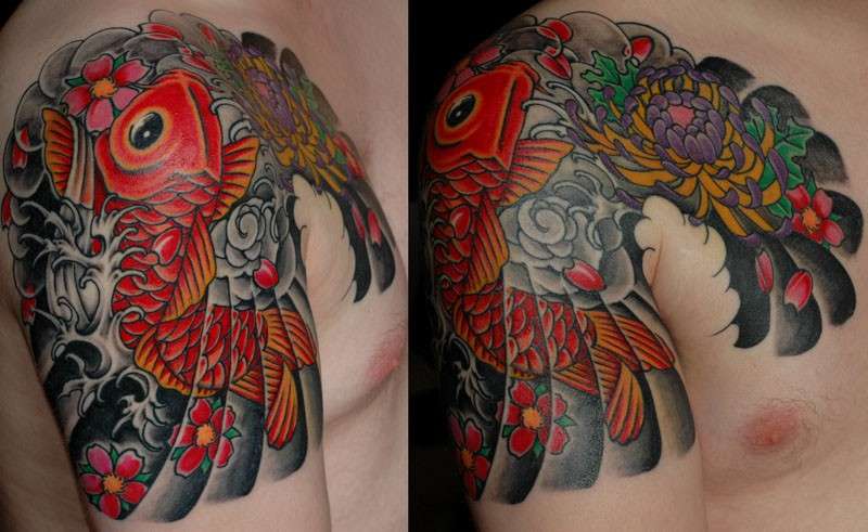 Tatuaggio con pesce rosso