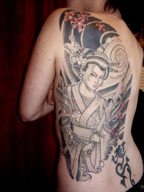 Tatuaggio giapponese con geisha