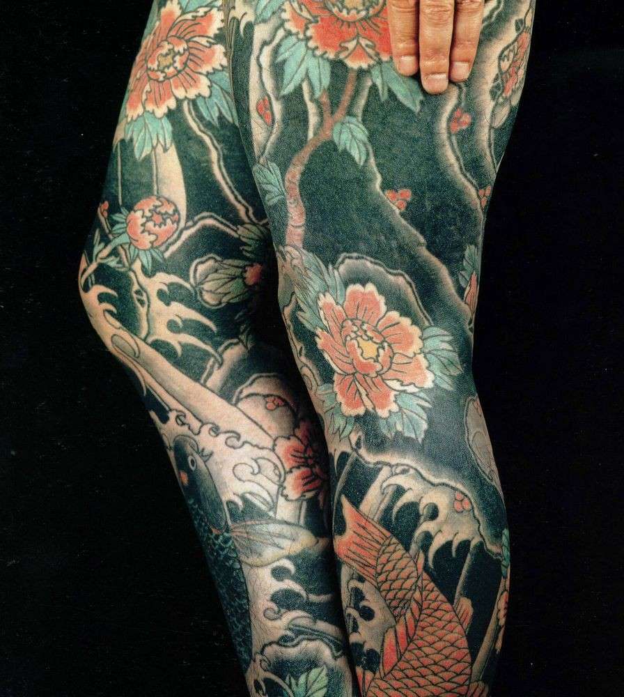 Tatuaggio giapponese sulle gambe