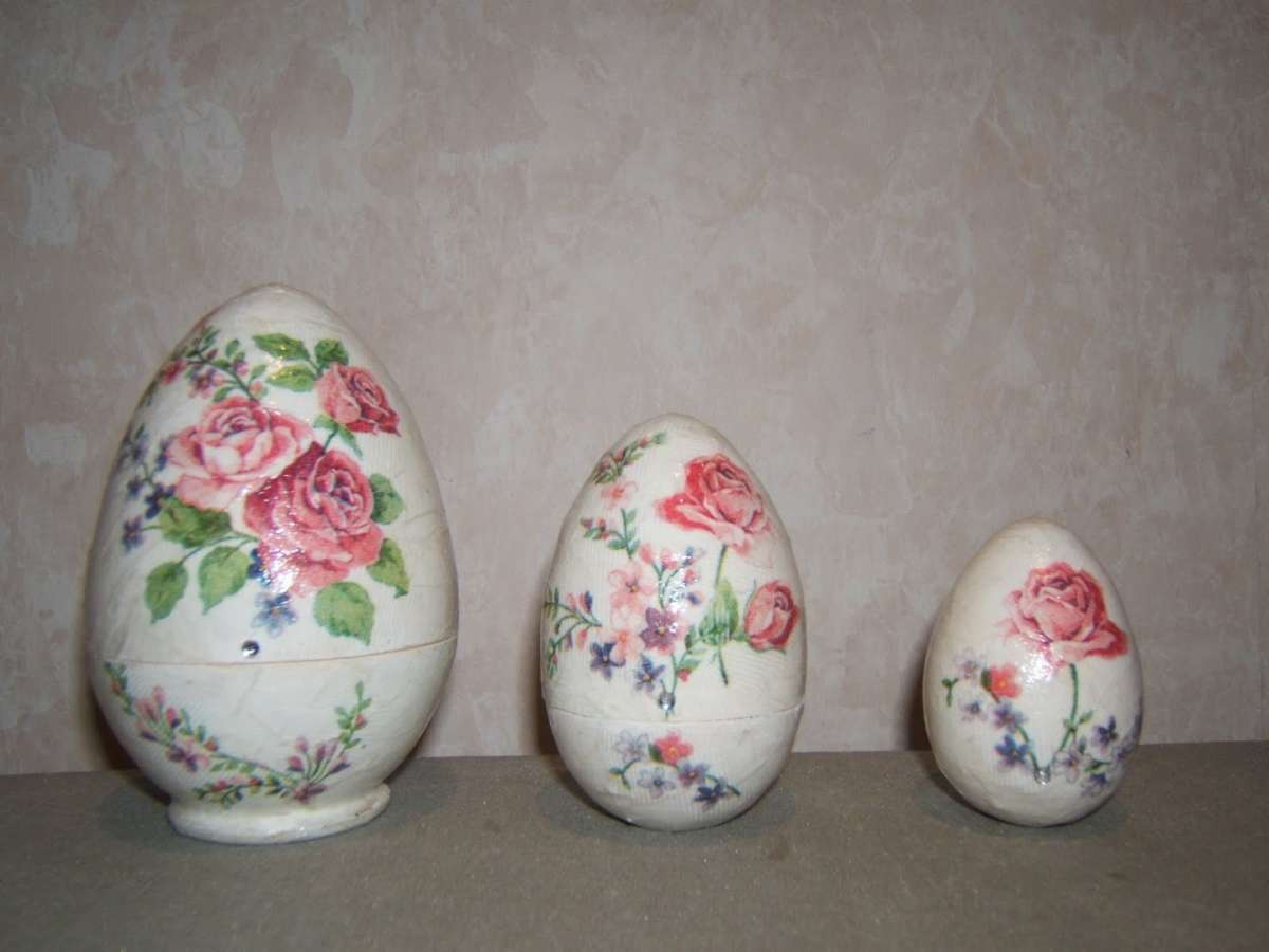 Trio di uova a fiori decoupage