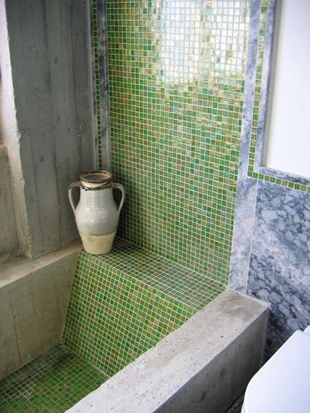 Vasca in mosaico verde