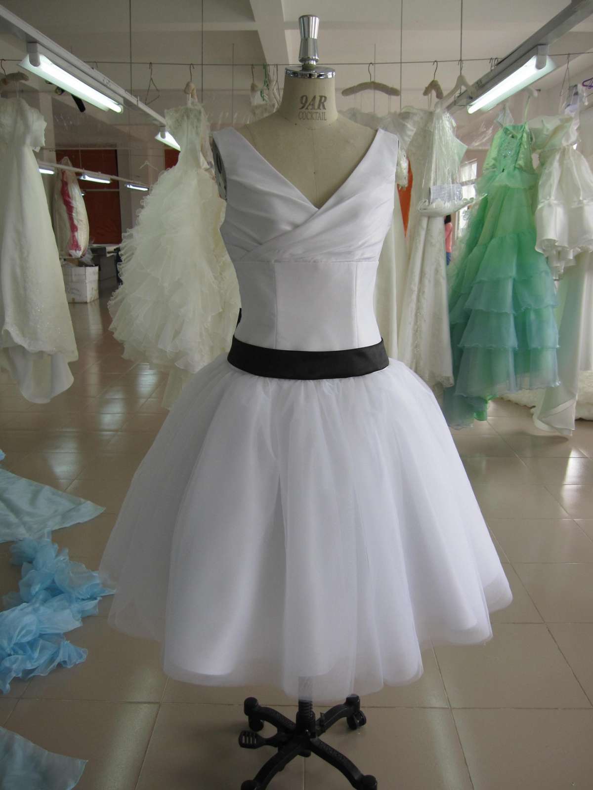 Abito da sposa anni 50 con cintura nera
