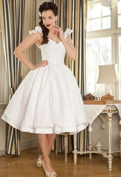 Abito da sposa anni 50 con gonna al ginocchio