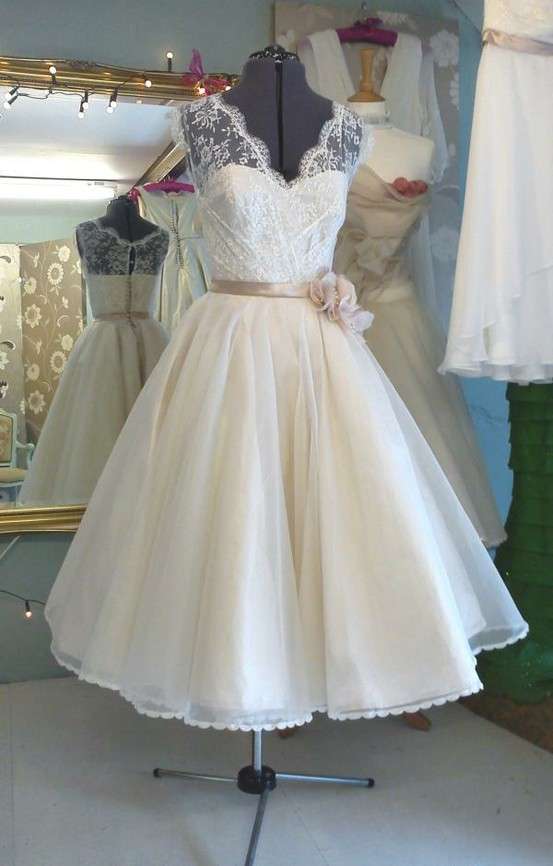 Abito da sposa anni 50 con top in pizzo