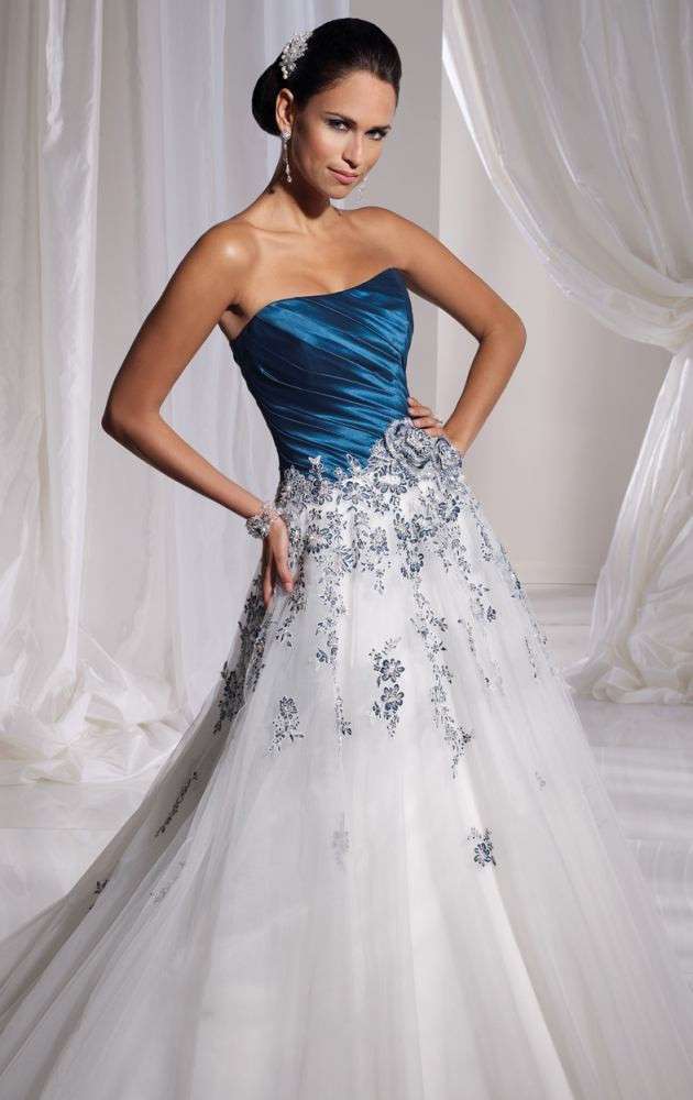 Abito da sposa con top blu