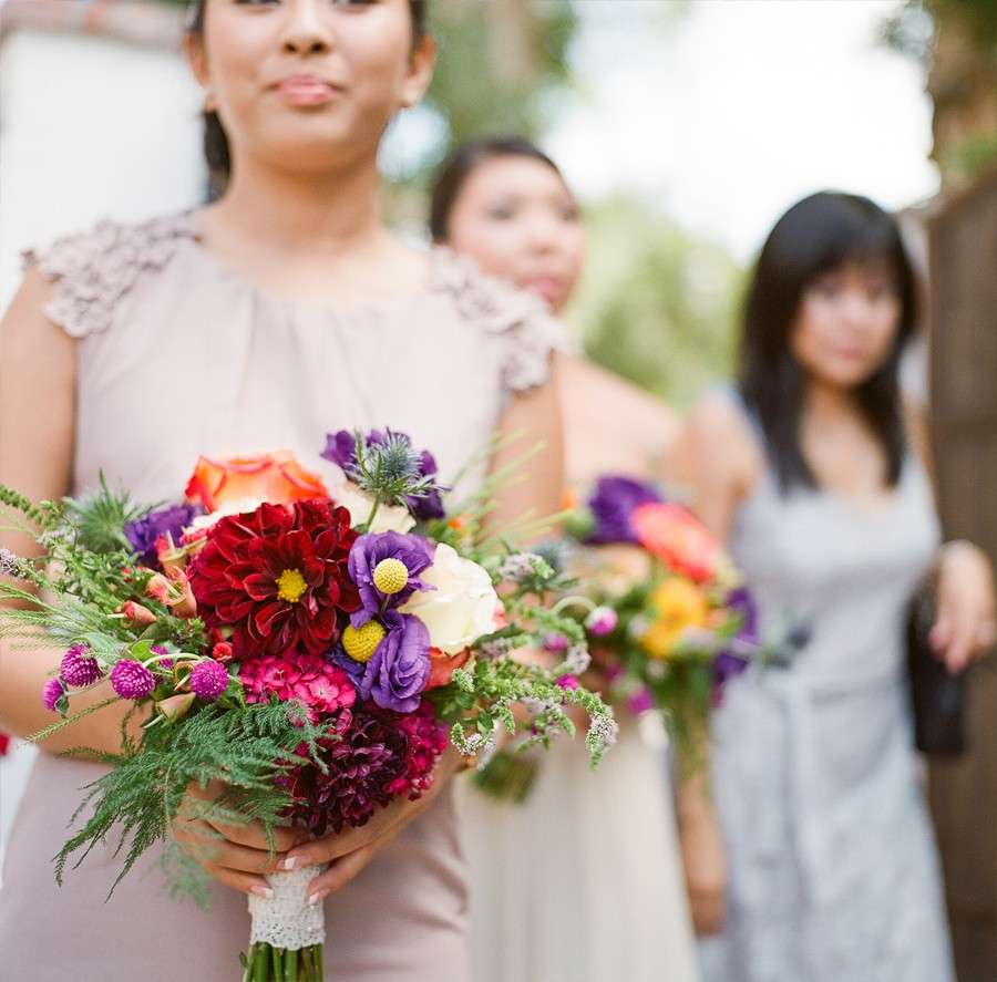 Addobbi di fiori colorati per le nozze