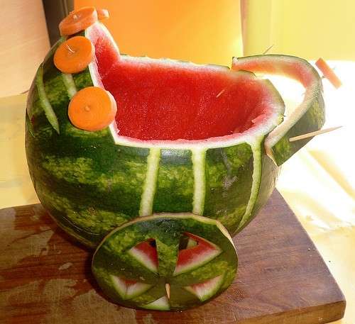 Carrozzina con l'anguria