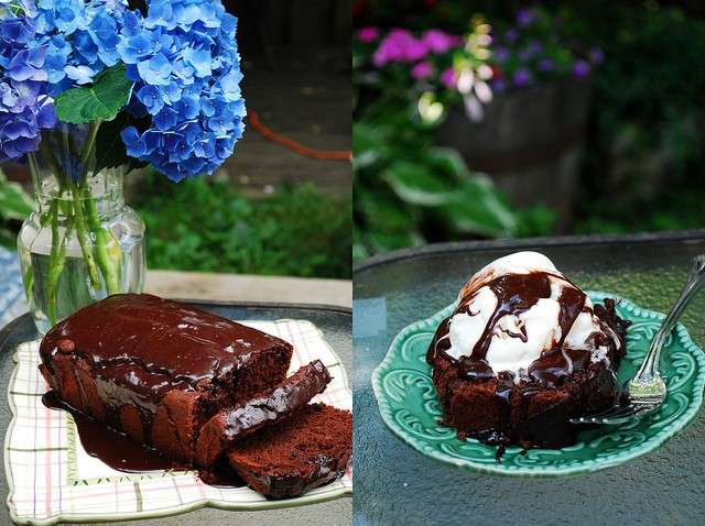 Come servire la Torta di yogurt e cioccolato