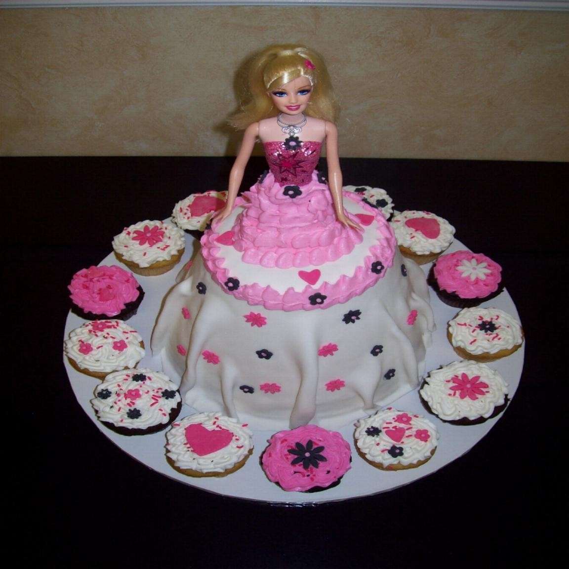 Cupcake  e Torta Barbie