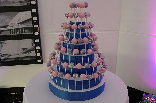 Torre di Cake pops decorati