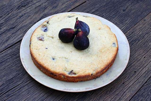 Torta con fichi e yogurt