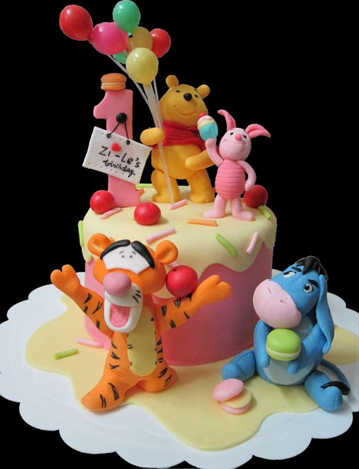 Torta con pasta fondant 'Winnie the pooh'