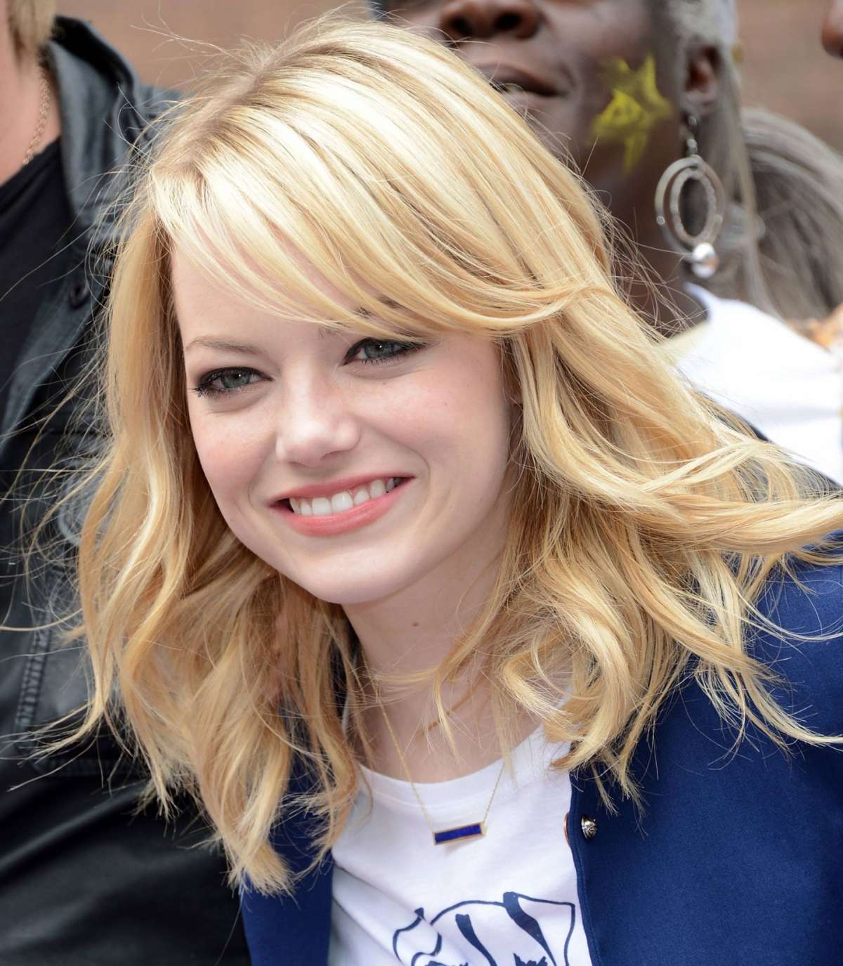 Viso rotondo di Emma Stone