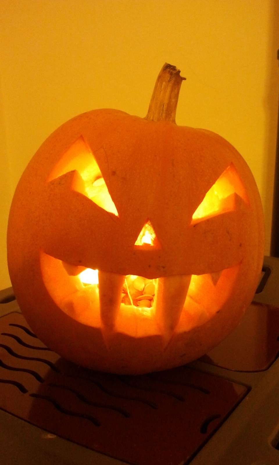 Zucca intagliata per Halloween