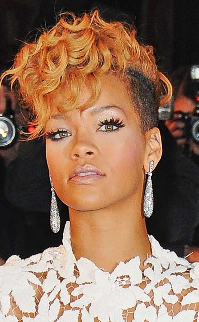 Capelli anni 30 di Rihanna