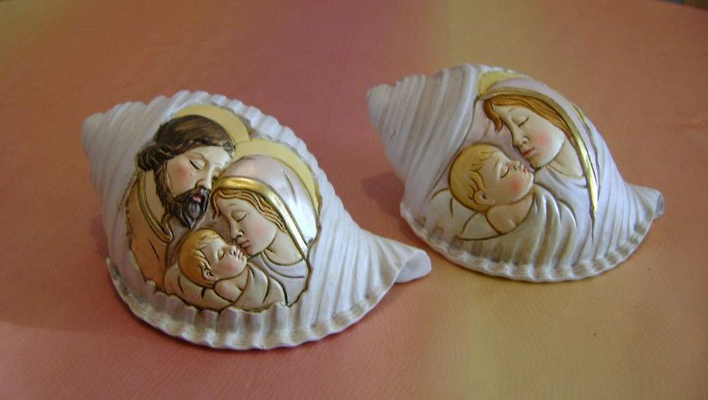 Conchiglie con immagini religiose